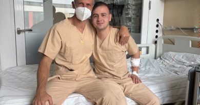 Demichelis tuvo un gesto solidario con Mateo, el joven de Leones que lucha por su vida en Alemania